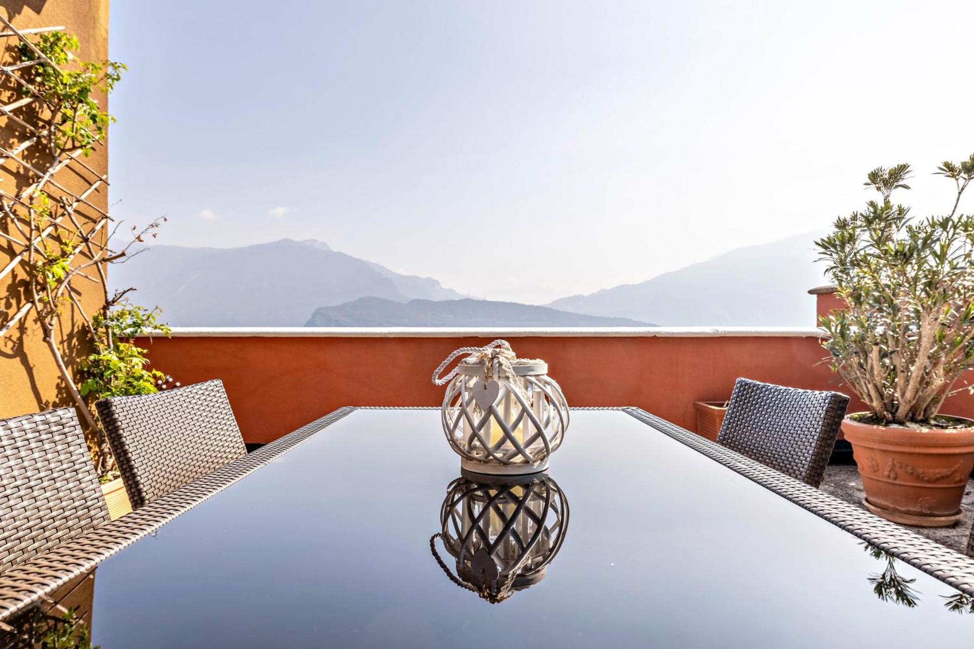 Casa Sara With Swimming Pool Riva del Garda Exterior foto